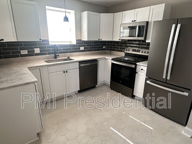 Foto del edificio - 1507 Foster Rd