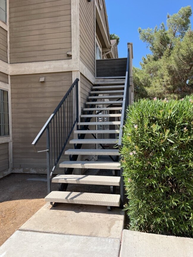Building Photo - "Charming 2-Bedroom Multiplex with Cozy Fi...