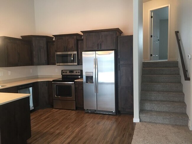 Foto del edificio - 3 Bed 3 Bath Twin Home