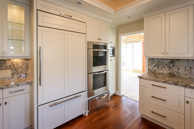 Foto del edificio - 851 N Juniperpoint Dr