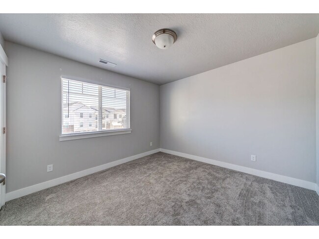 Foto del edificio - 1767 N 3680 W