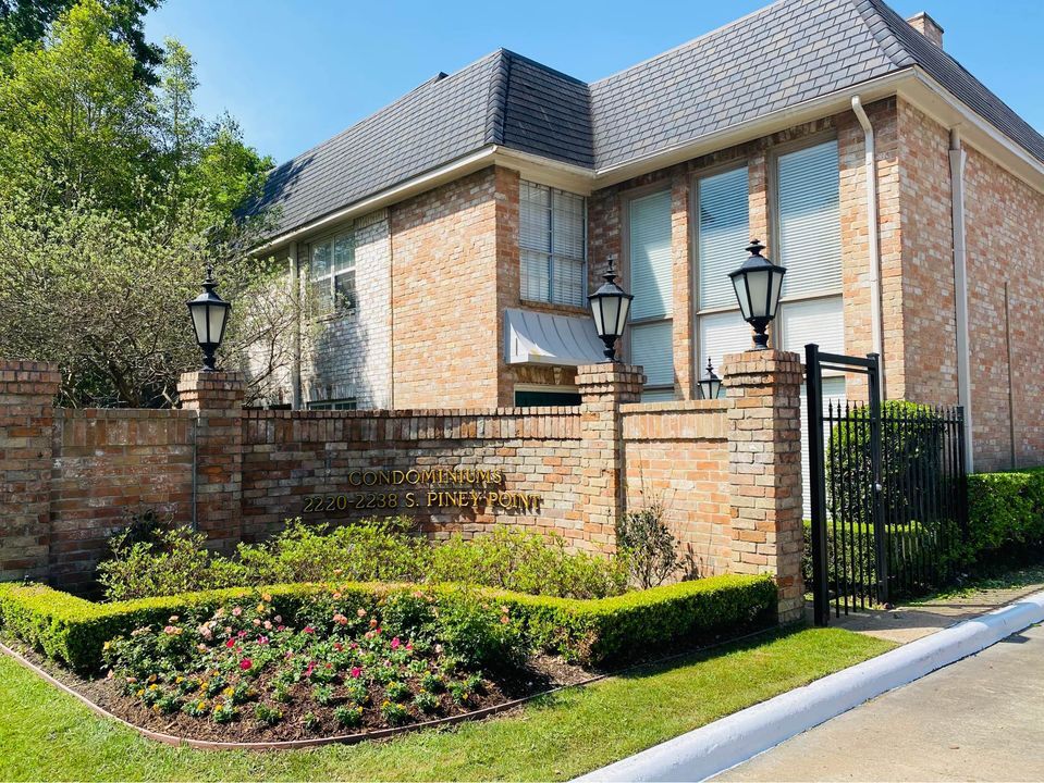 Foto principal - 2224 S Piney Point Rd
