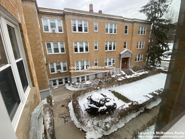 Building Photo - 83 Winchester St