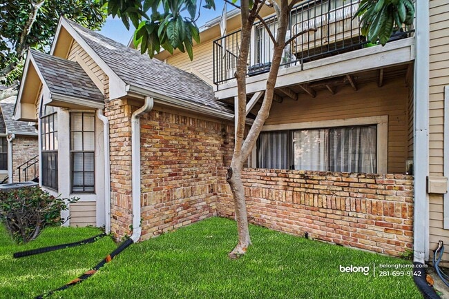 Building Photo - 2300 Old Spanish Trl