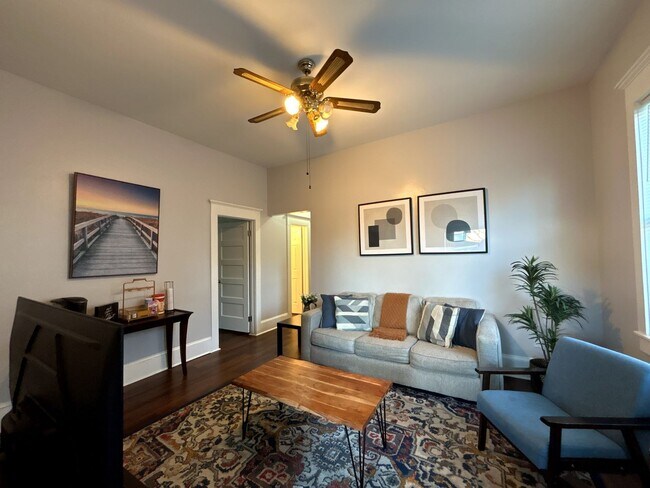 Building Photo - Welcome to the heart of 5 points in Columb...