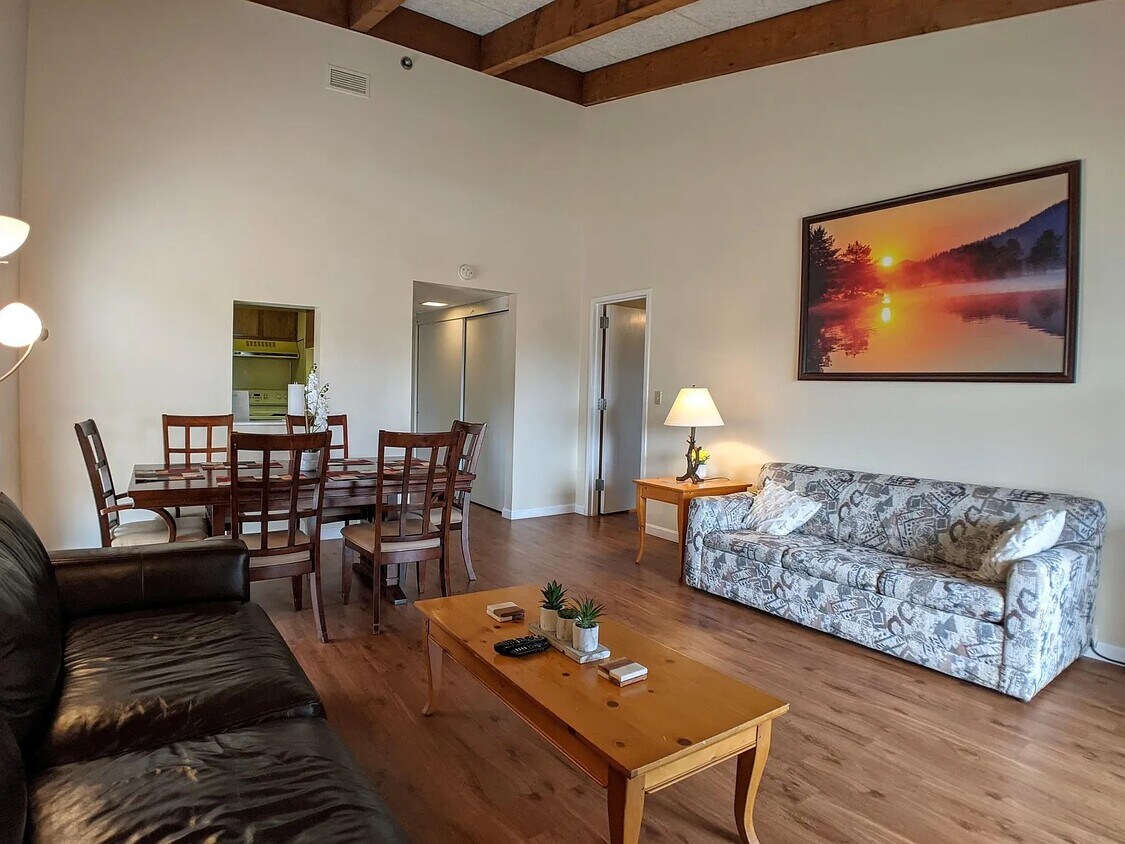 Foto del edificio - Cedar Lodge