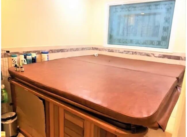 Building Photo - 309 Beacon St