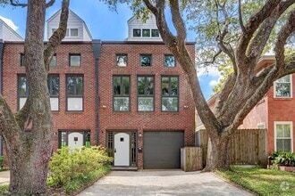 Building Photo - 1733 Vassar St