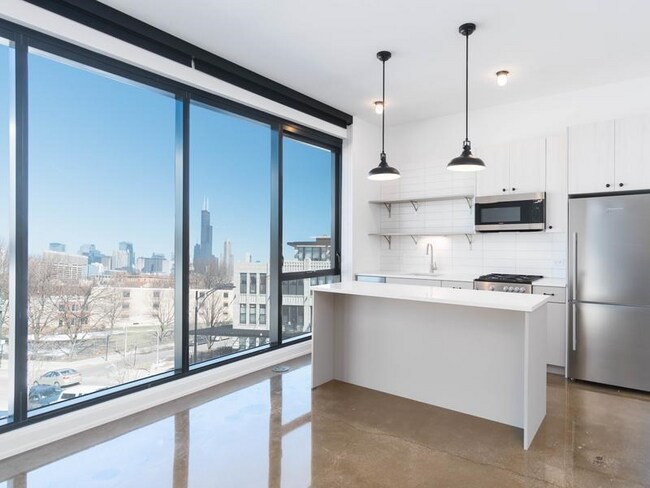 Foto del edificio - 1487 S Blue Island Ave