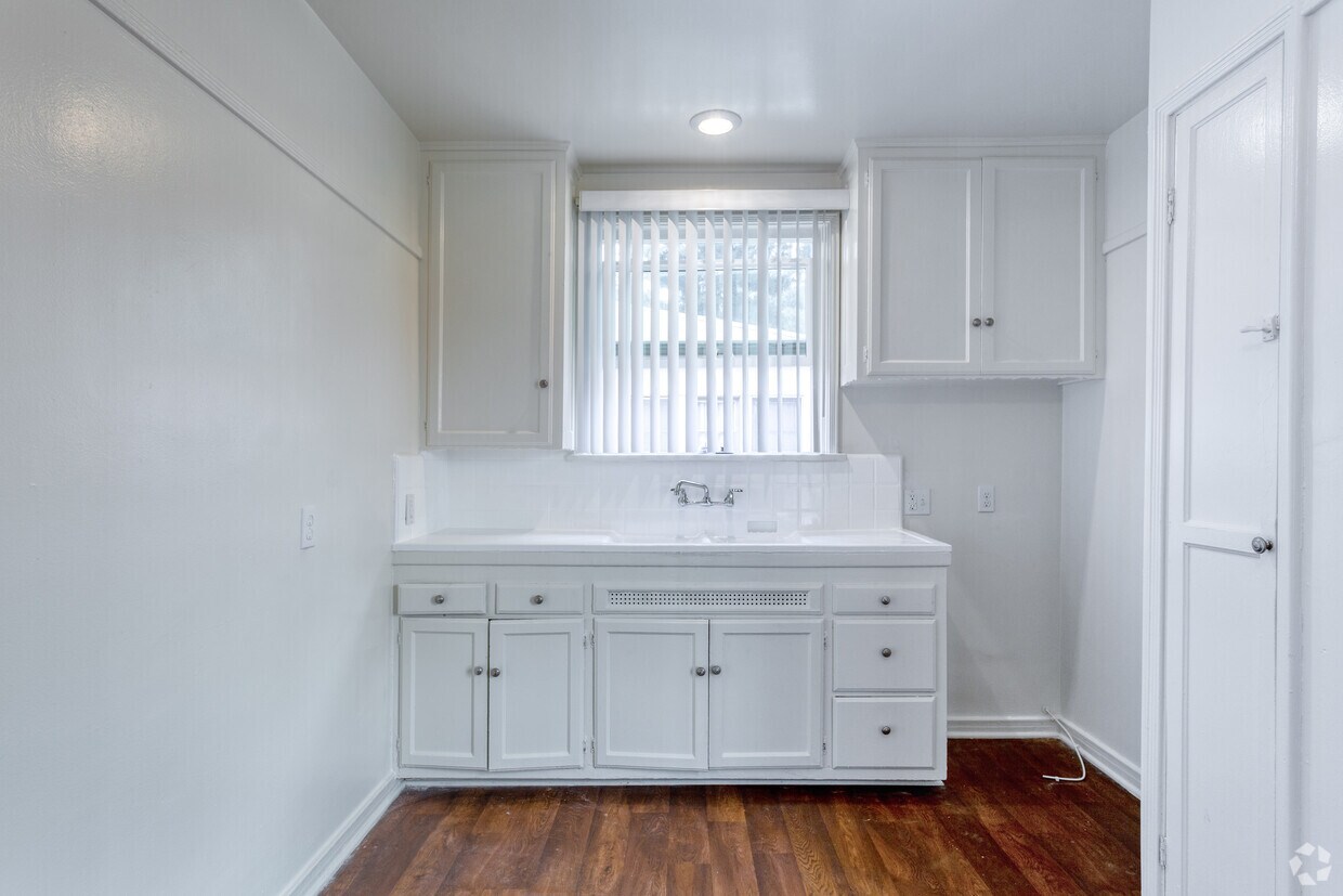 Leimert Park Apartments in Los Angeles, CA Westside Rentals