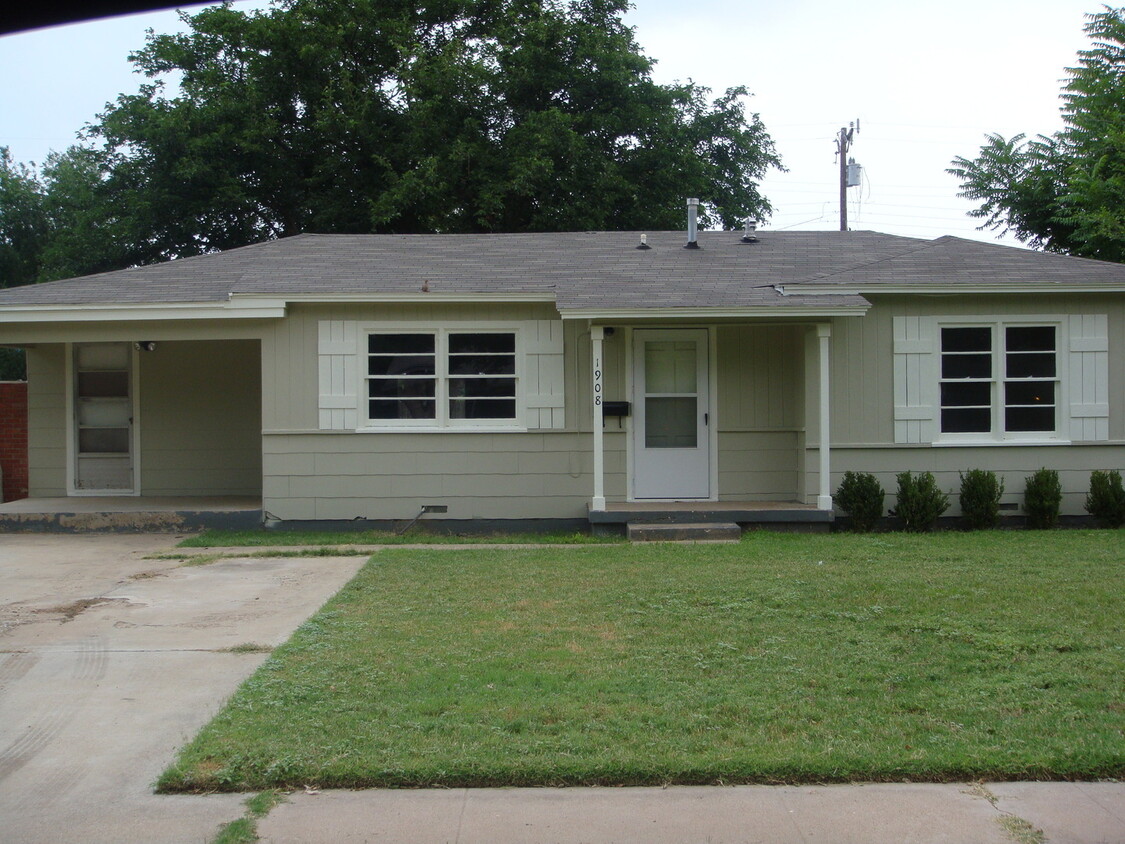 Primary Photo - 4 Bedroom/2 full bath/ 1-car detached garage