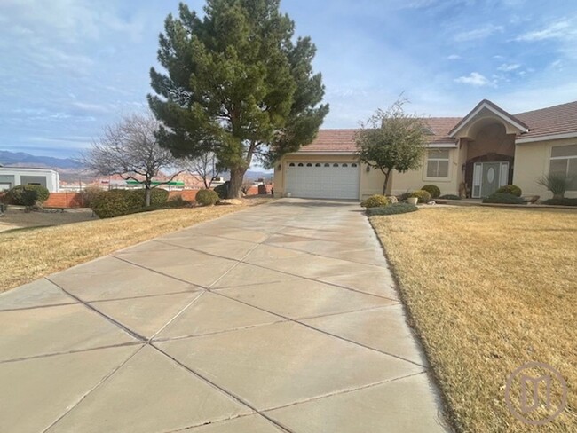 Foto del edificio - Painted Hills View Lot!