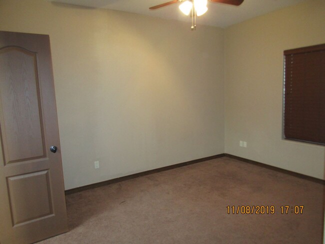 Building Photo - **Move In Special - 1/2 of 1st Full Month'...