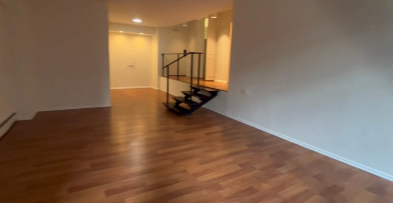 Photo - 816 N Dearborn