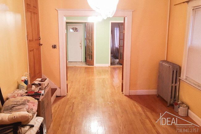 Building Photo - 889 East 37th Street #1FR