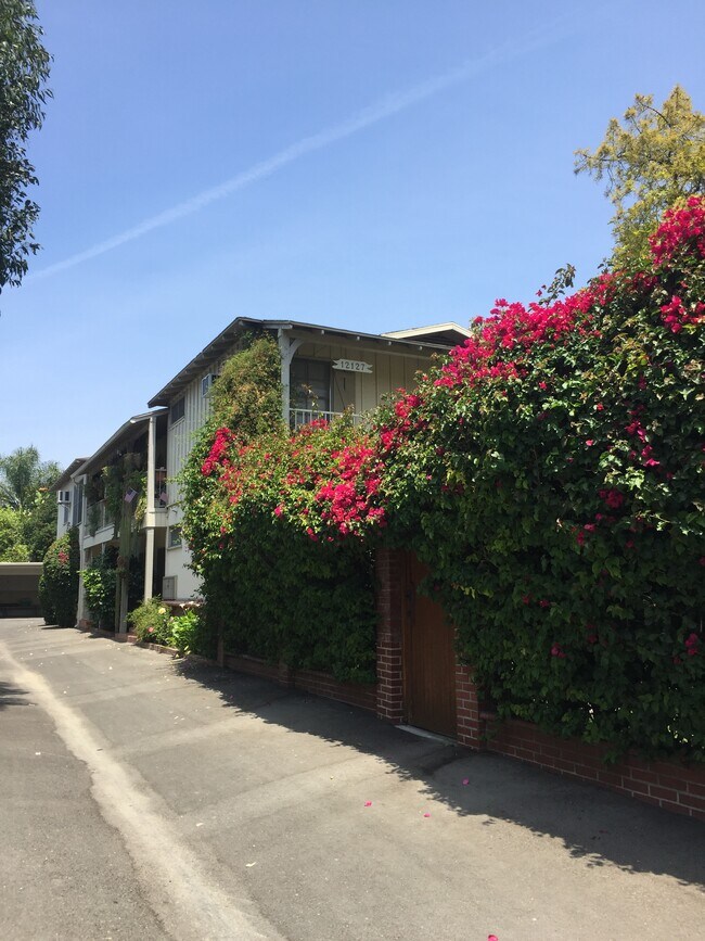 Building Photo - 12127 La Maida St