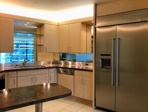 Building Photo - 88 Piikoi St