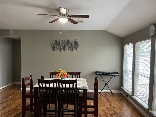 Foto del edificio - 4918 Sterling Crossing