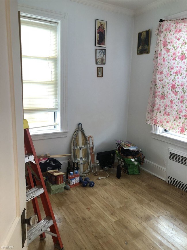 Building Photo - 1 br, 1 bath Apartment - 2057 49th St