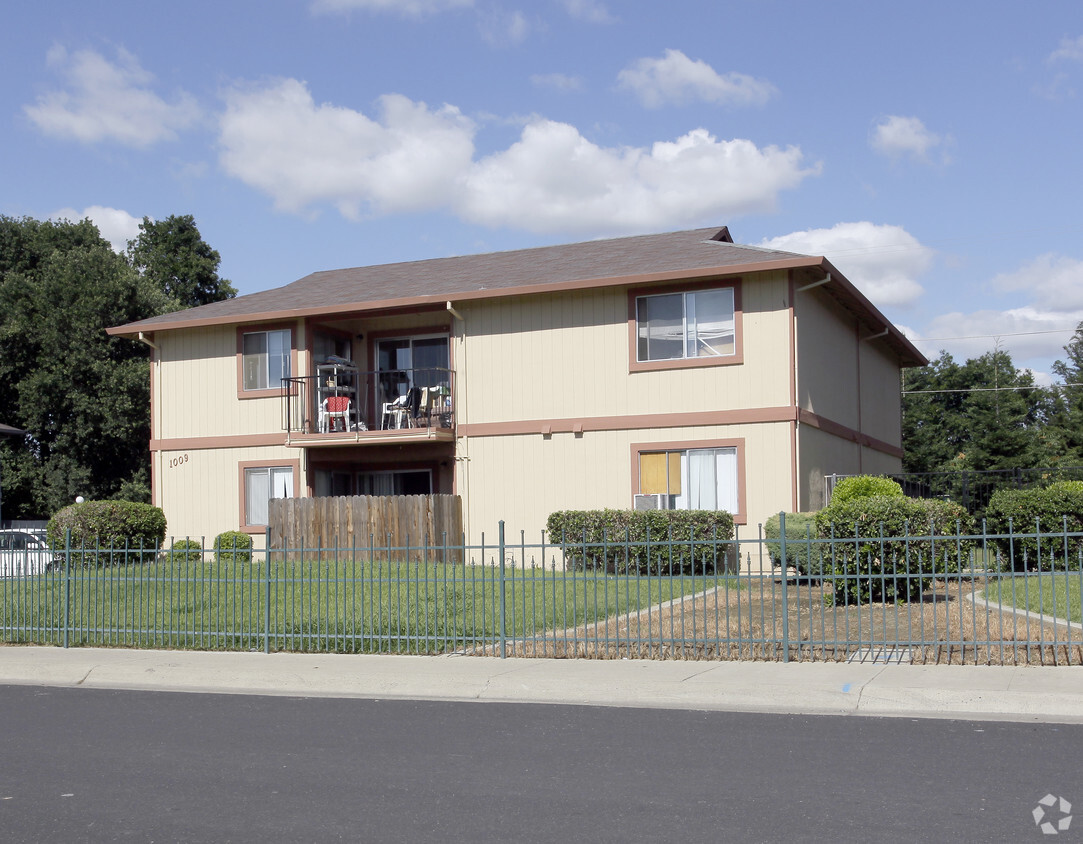 Primary Photo - 959 Orchard Way