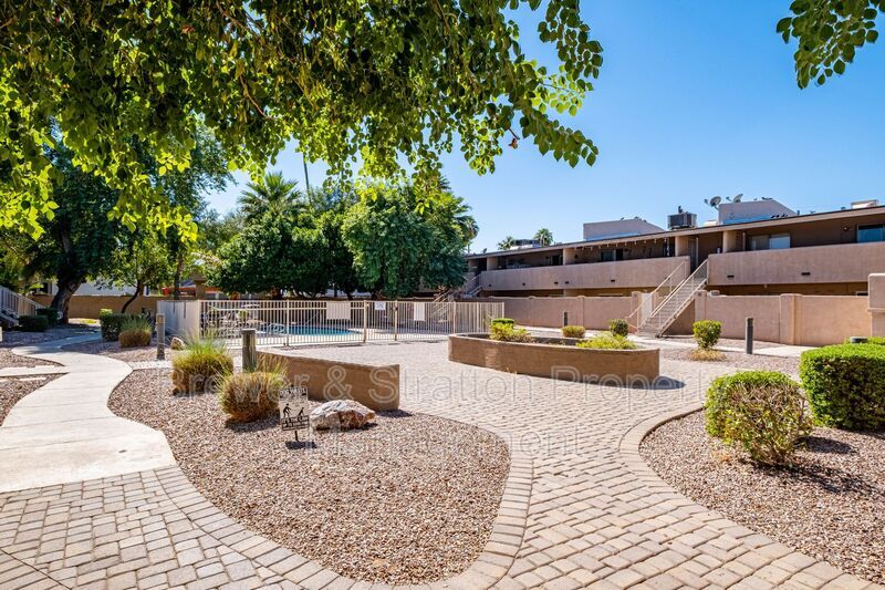 810 E Colter St Unit 45, Phoenix, AZ 85014 Condo for Rent in