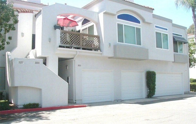 Building Photo - 28203 Via Luis