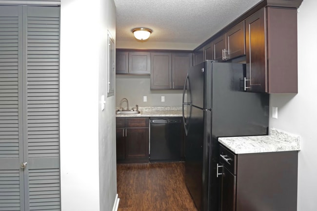 5.jpg - The Adelade Apartments