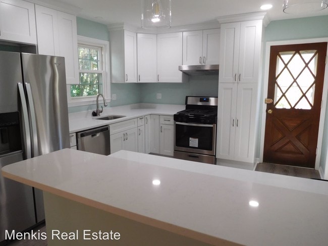 Building Photo - 12811 Saddlebrook Dr