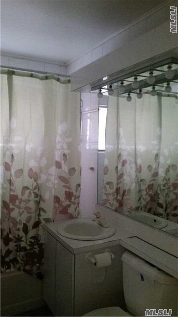 Building Photo - 20 Lotus Ln