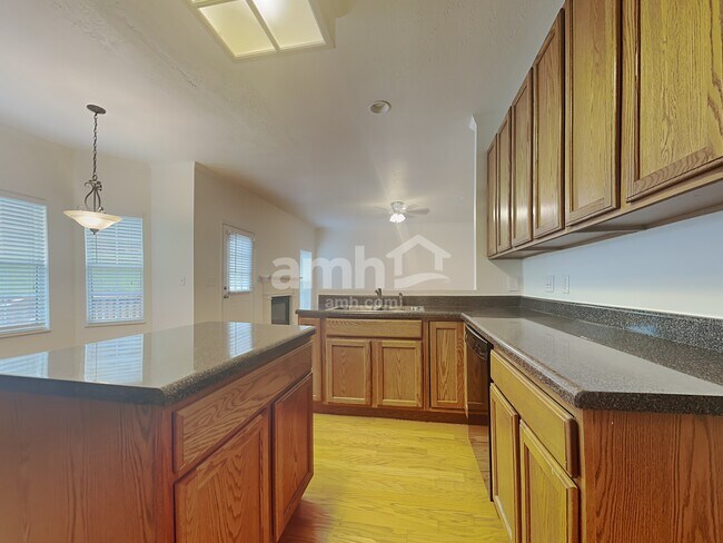 Foto del edificio - 8201 Kingstree Ln