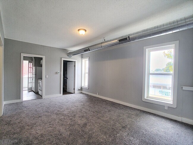 Foto del edificio - 702-704 18th Avenue