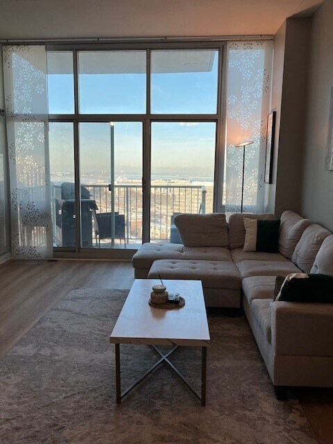 Foto del edificio - 1600 S Indiana Ave