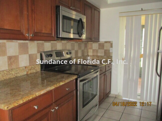 Foto del edificio - Close to Shopping and Major Roads