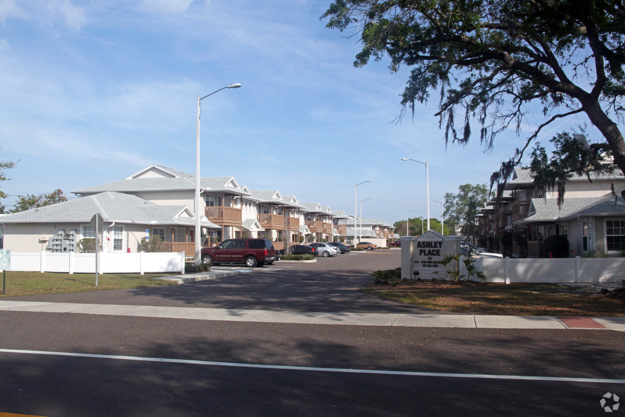 Building Photo - Ashley Place