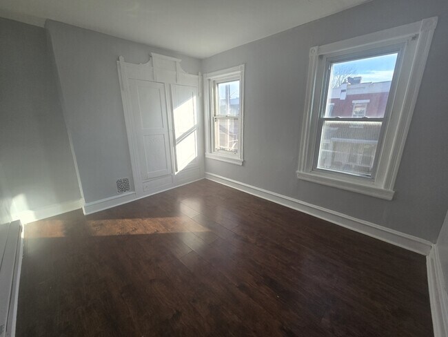 Foto del edificio - 30 N Dewey St