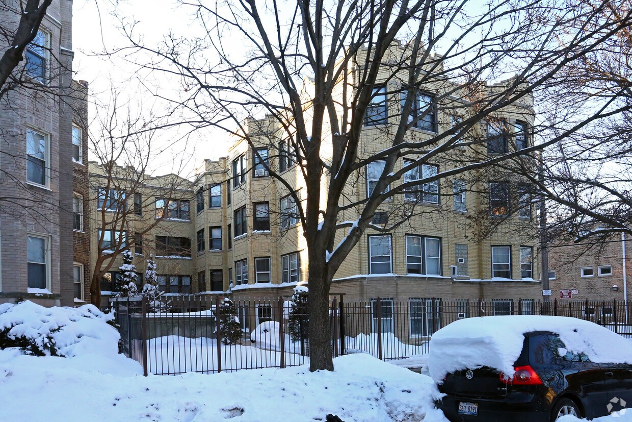 Foto del edificio - 5542 N Artesian Ave