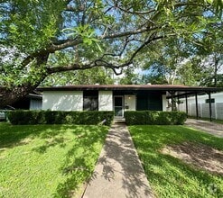 Building Photo - 6406 Kenilworth Dr