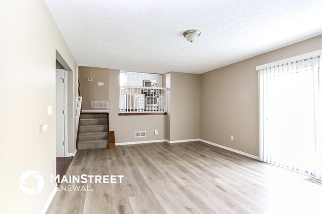 Building Photo - 818 Wallinger Dr
