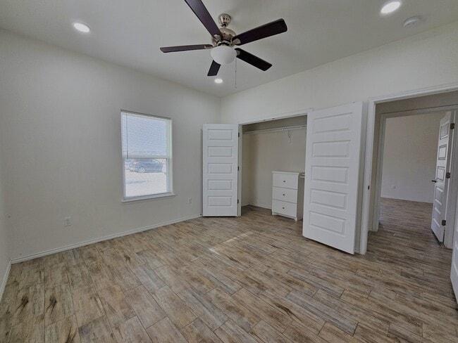 Building Photo - 1809 Atrium Place Dr