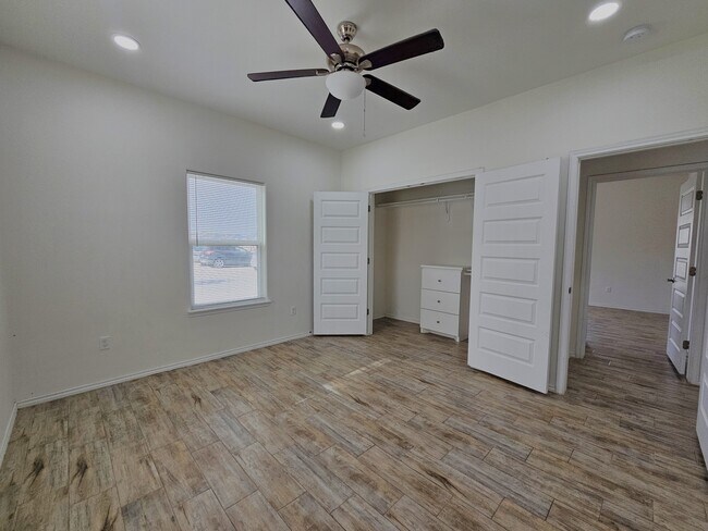 Foto del edificio - 1809 Atrium Place Dr