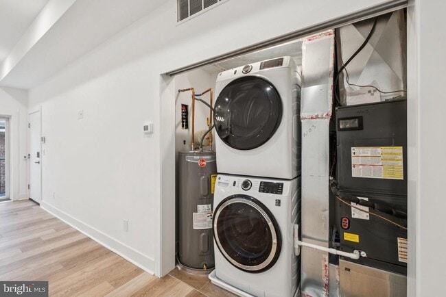 Building Photo - 5034 Florence Ave