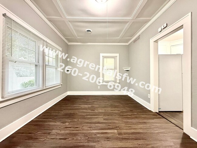 Building Photo - 1 Bedroom House