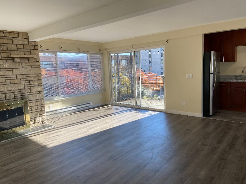 Foto principal - 1215 Queen Anne Ave N