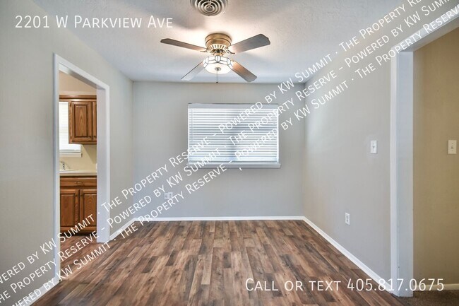 Foto del edificio - 2201 W Parkview Ave