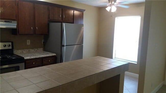 Foto del edificio - 5501 Courtyard Dr