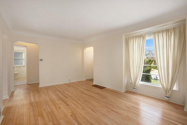Foto del edificio - 2444 Richards Dr SE
