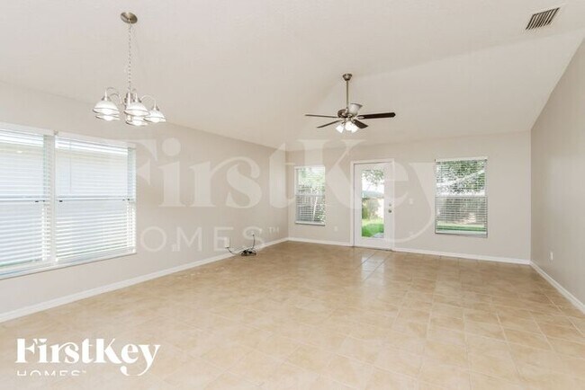 Foto del edificio - 2721 Stratford Pointe Dr