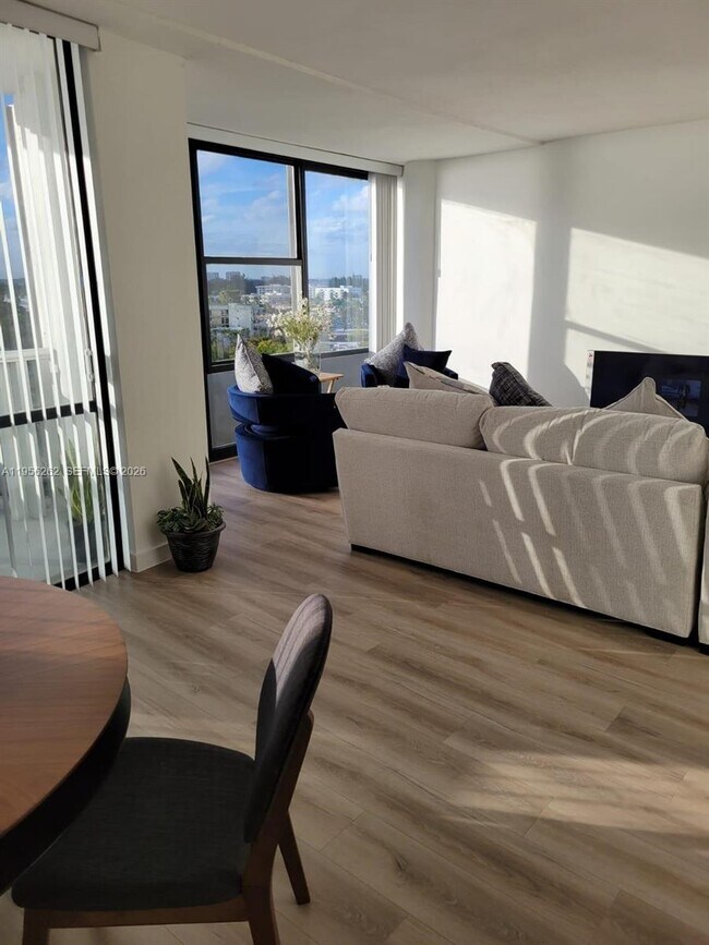 Foto del edificio - 900 Bay Dr