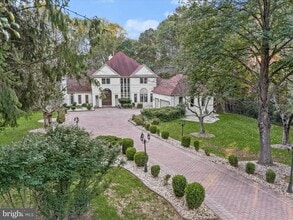 Building Photo - 1 Lake Potomac Ct