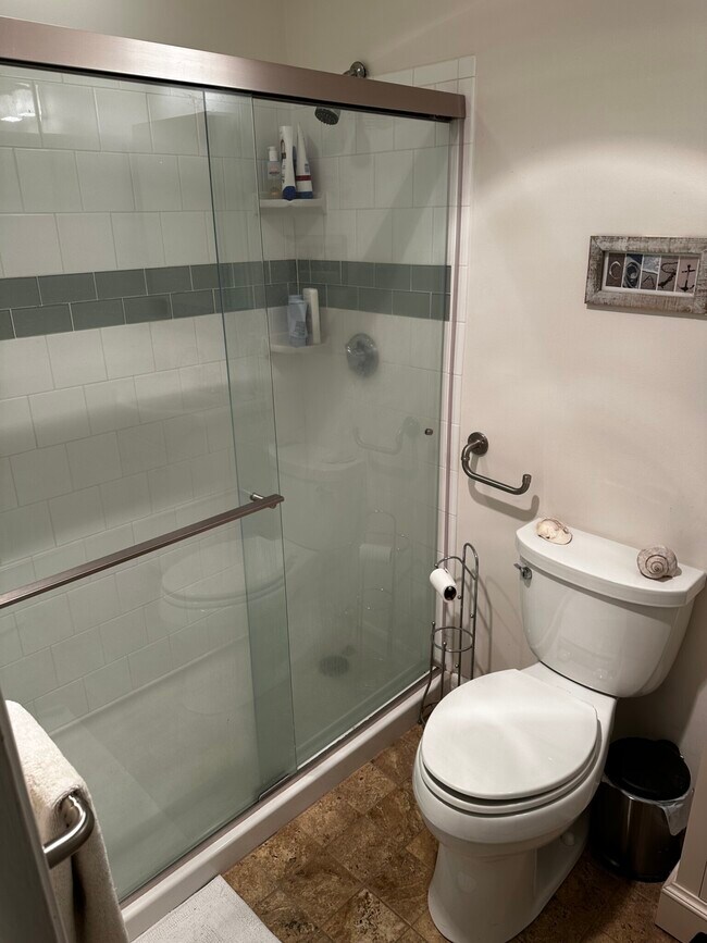 Building Photo - 202 St Paul St